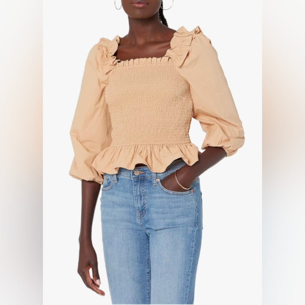 Long Sleeve Ruffle Smocked Cropped Top - Picture 6 of 7